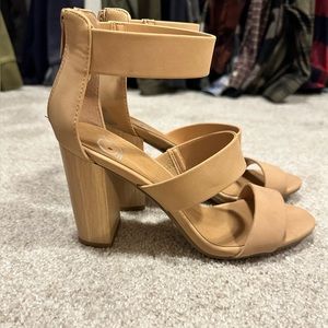 Nude strapped heel, size 5.5.
